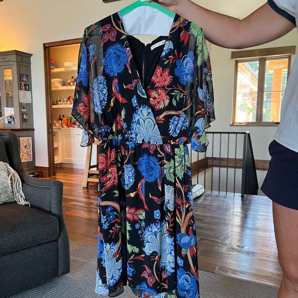 Alice and Olivia, zip-up back, size 8, floral dress. - Picture 1 of 3